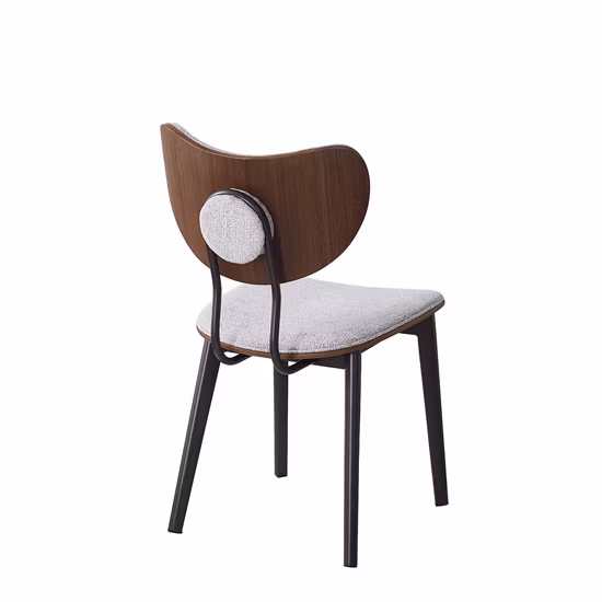 컵 홀더가 있는 팔걸이, 검정색과 은색 캠핑 의자